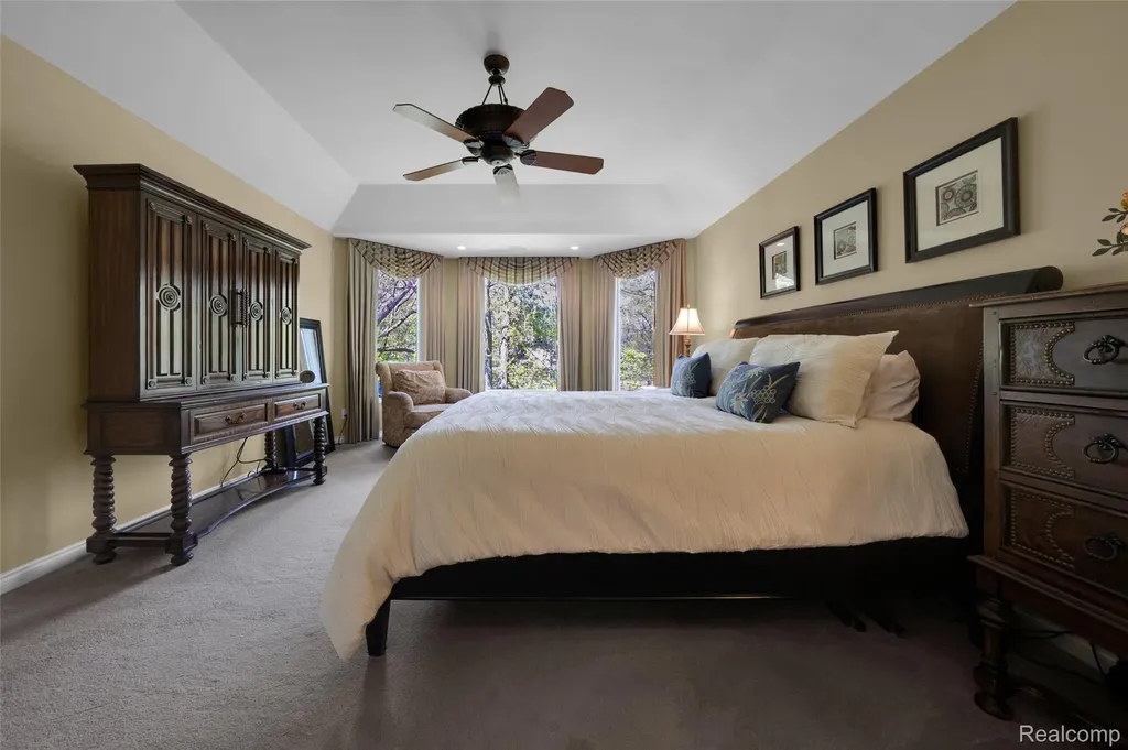 4502 Forest Edge Lane West Bloomfield Charter Township MI 48323