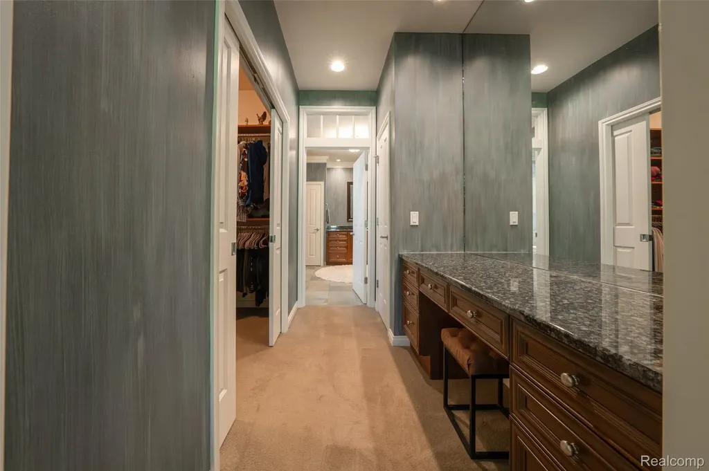4502 Forest Edge Lane West Bloomfield Charter Township MI 48323