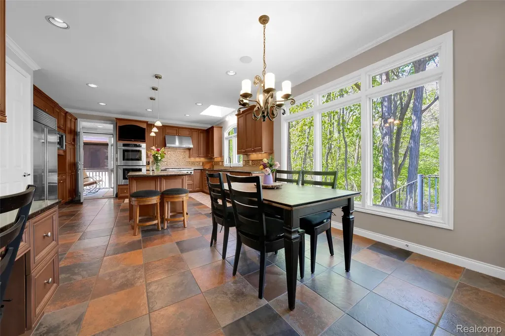 4502 Forest Edge Lane West Bloomfield Charter Township MI 48323