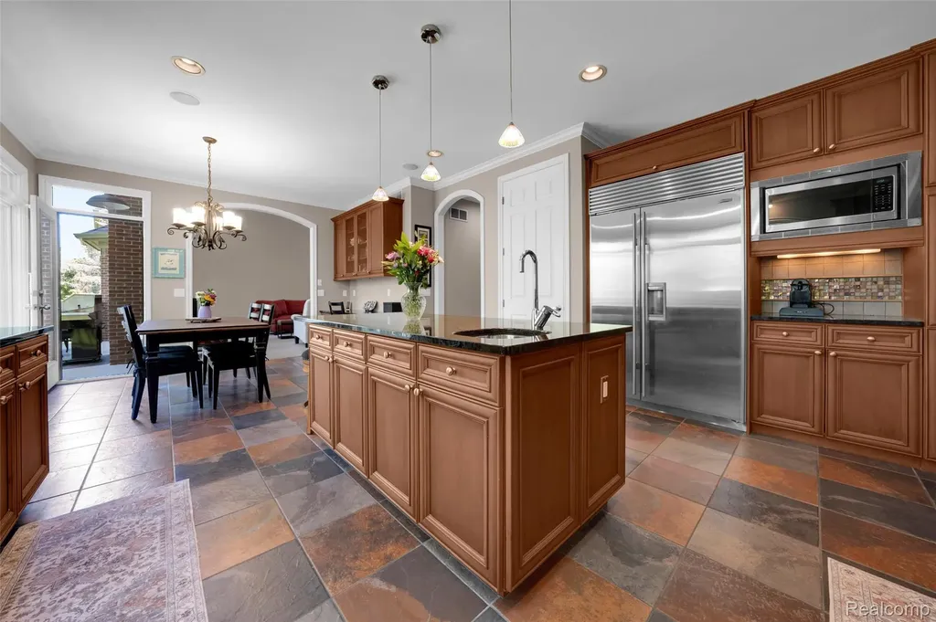 4502 Forest Edge Lane West Bloomfield Charter Township MI 48323