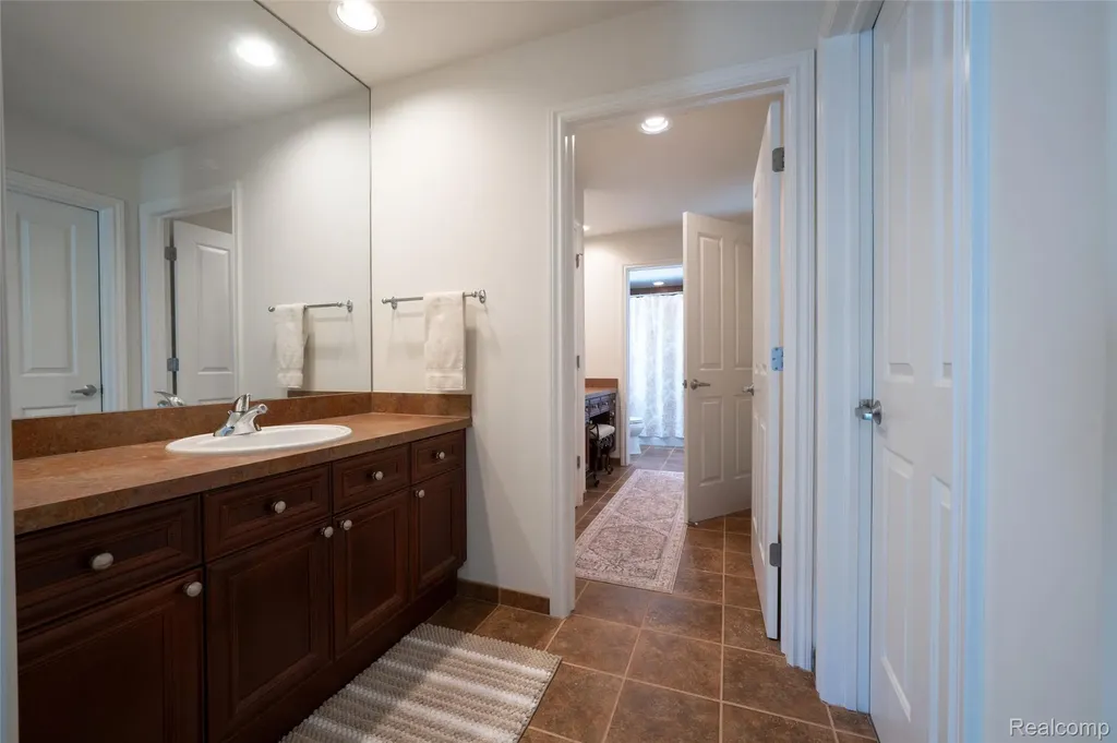 4502 Forest Edge Lane West Bloomfield Charter Township MI 48323