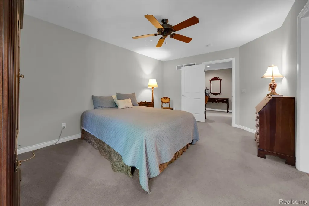 4502 Forest Edge Lane West Bloomfield Charter Township MI 48323
