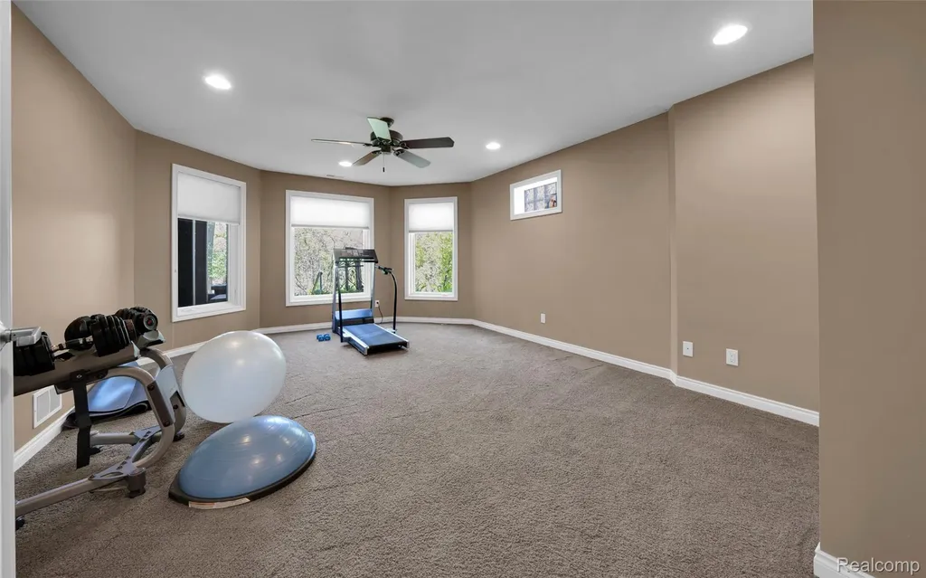 4502 Forest Edge Lane West Bloomfield Charter Township MI 48323