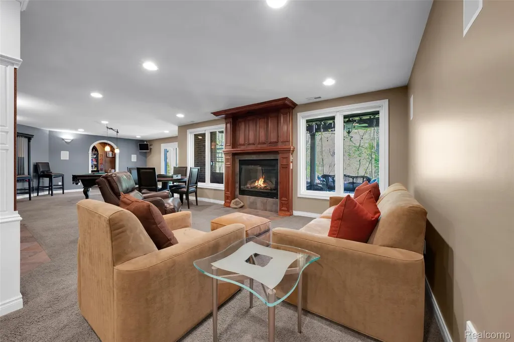 4502 Forest Edge Lane West Bloomfield Charter Township MI 48323