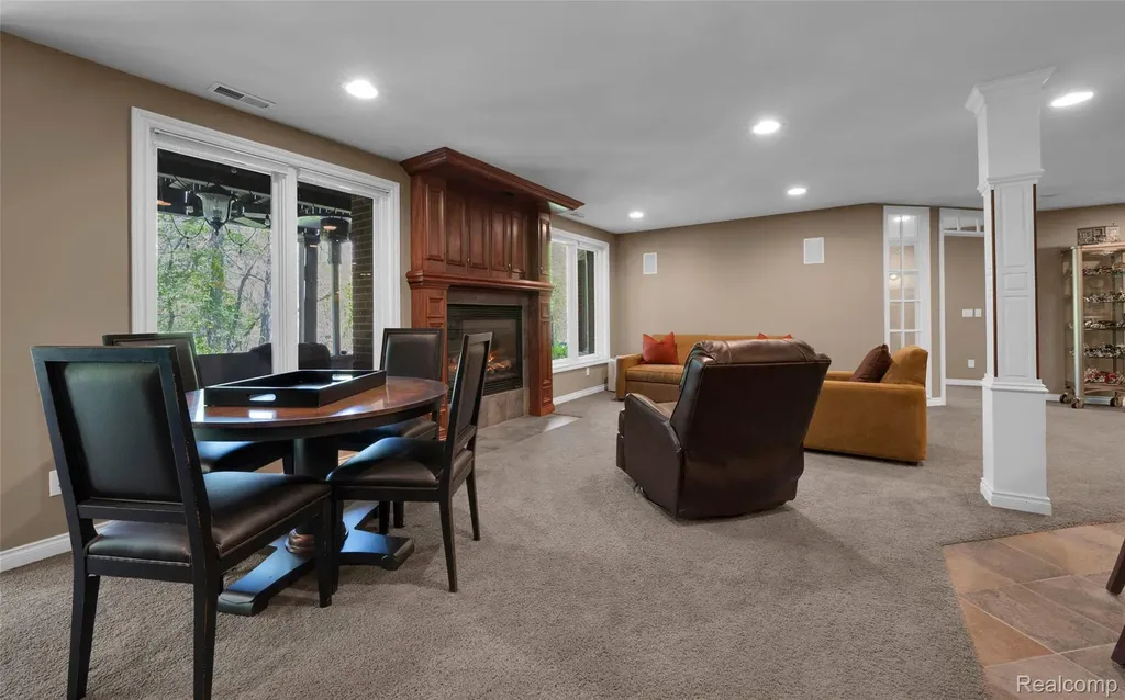 4502 Forest Edge Lane West Bloomfield Charter Township MI 48323