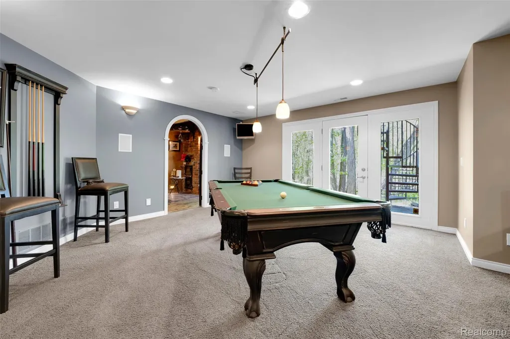 4502 Forest Edge Lane West Bloomfield Charter Township MI 48323