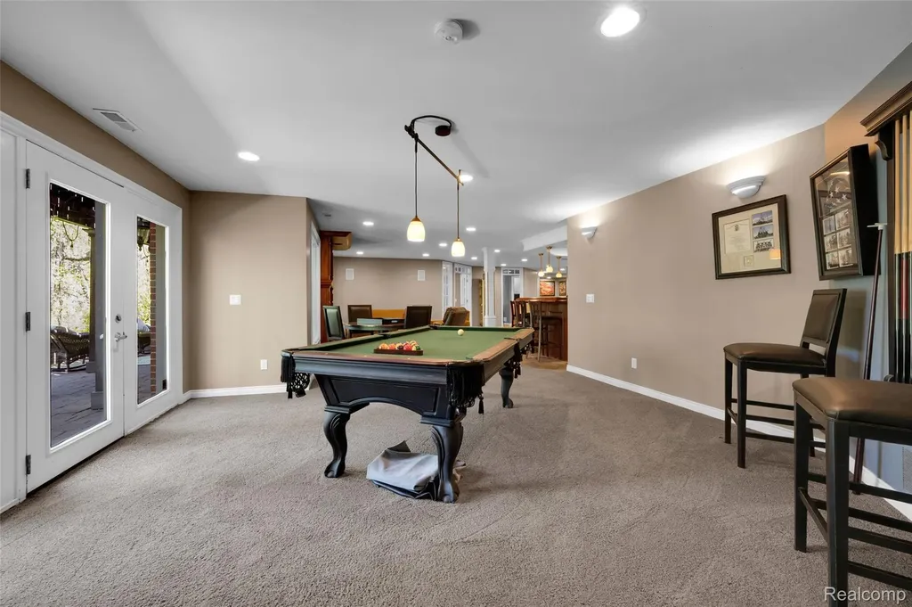 4502 Forest Edge Lane West Bloomfield Charter Township MI 48323