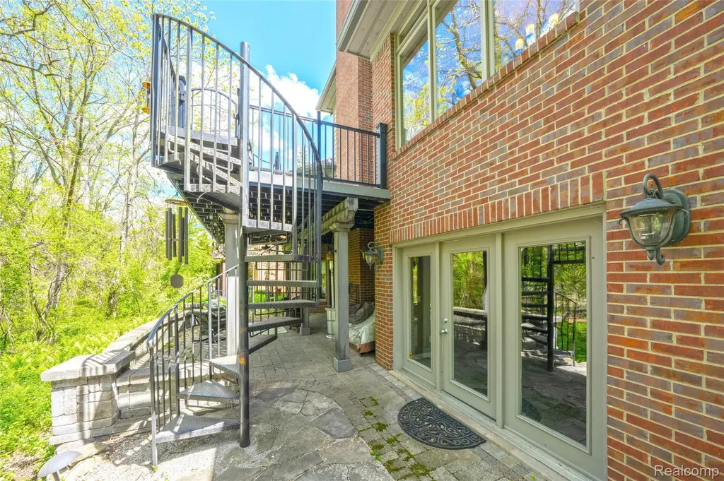 4502 Forest Edge Lane West Bloomfield Charter Township MI 48323