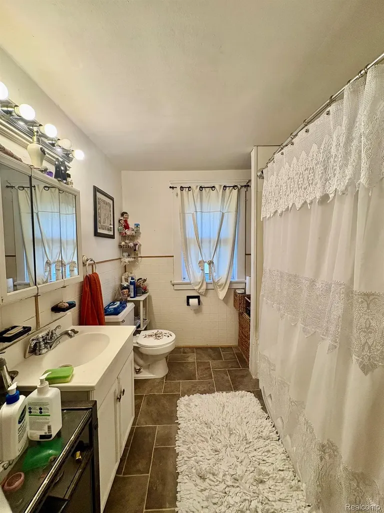 15346 Dexter Avenue Detroit City MI 48238