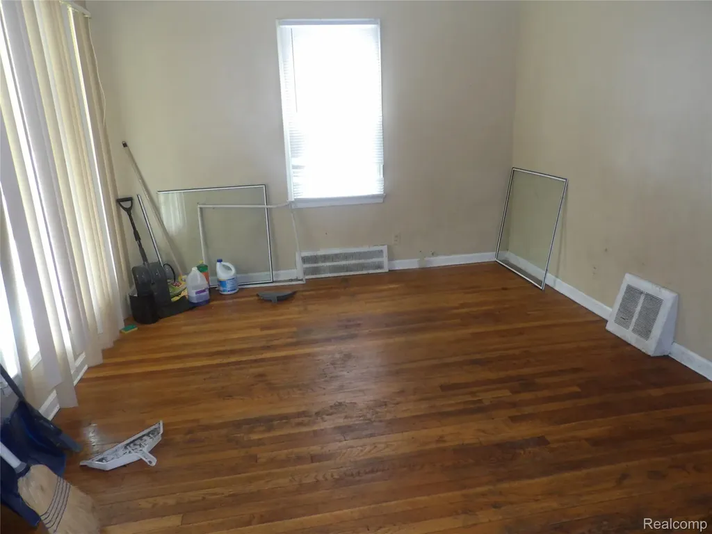 8235 Prest Street Detroit City MI 48228