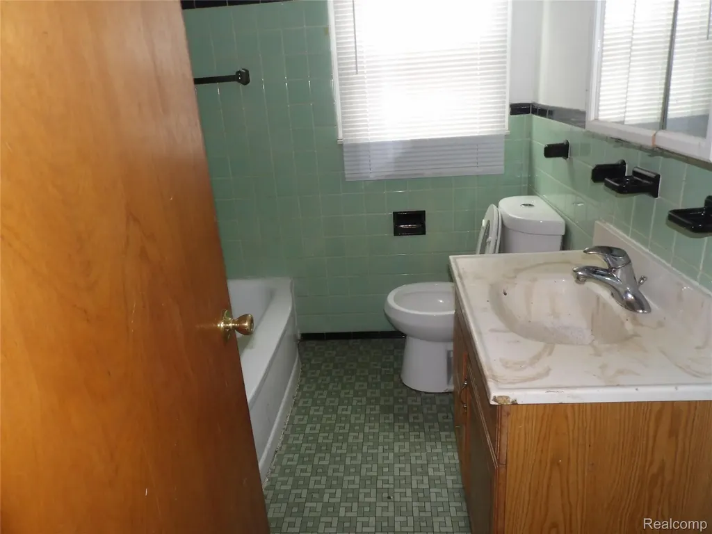 8235 Prest Street Detroit City MI 48228