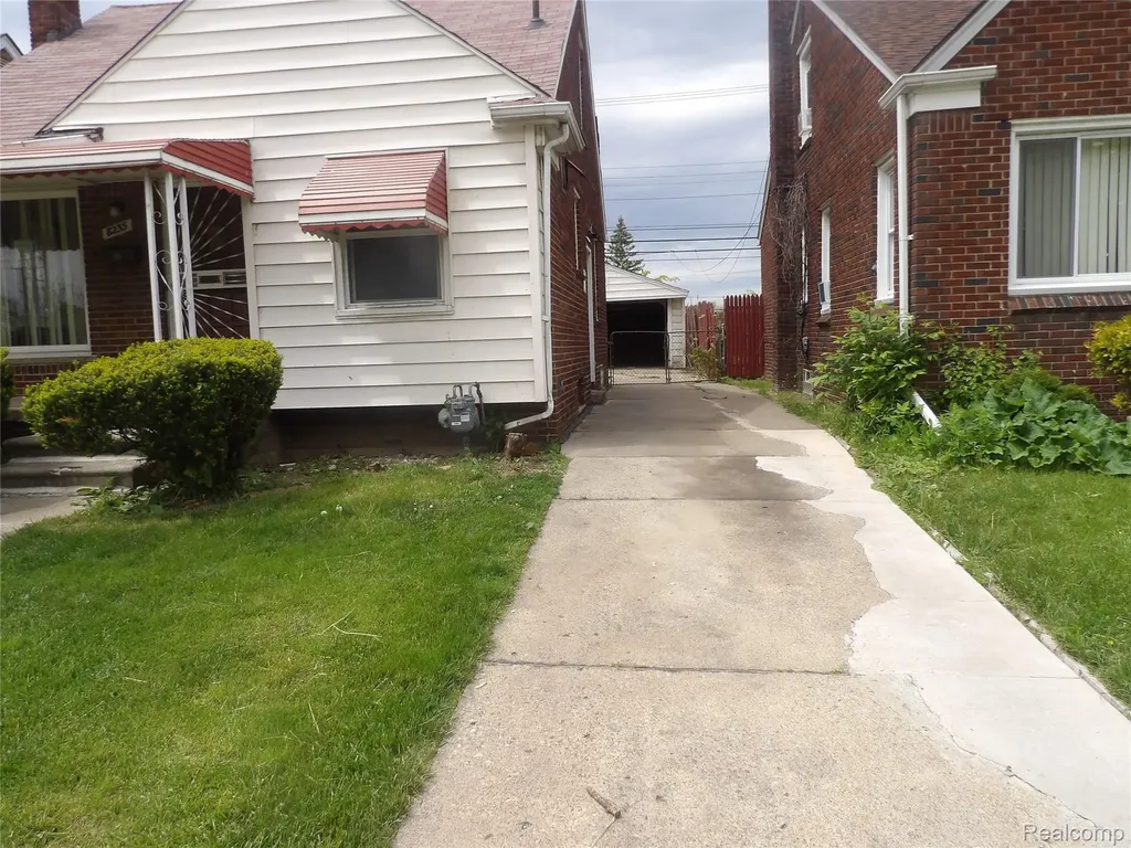 8235 Prest Street Detroit City MI 48228