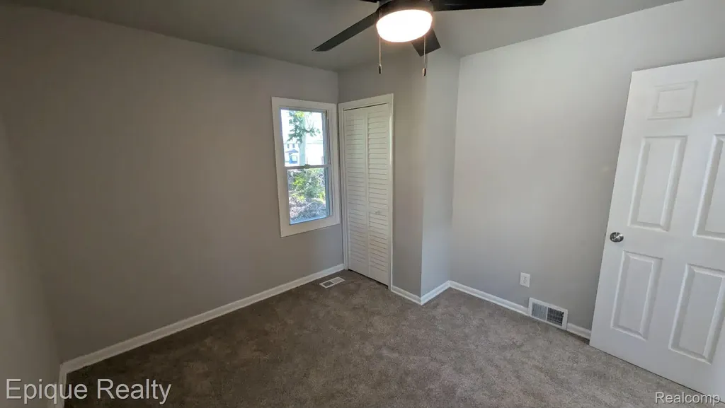 3605 Jackson Boulevard White Lake Charter Township MI 48383