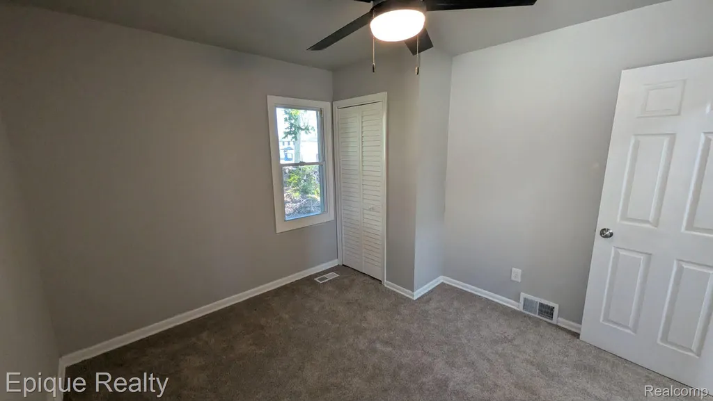 3605 Jackson Boulevard White Lake Charter Township MI 48383