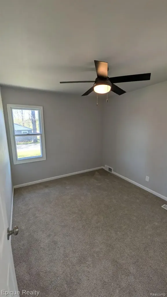 3605 Jackson Boulevard White Lake Charter Township MI 48383