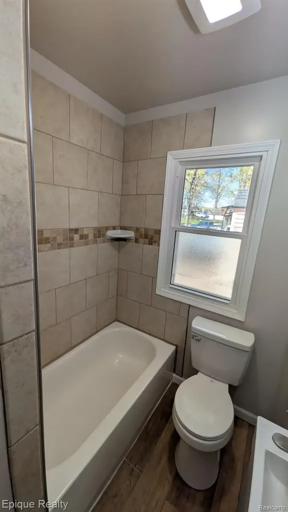 3605 Jackson Boulevard White Lake Charter Township MI 48383