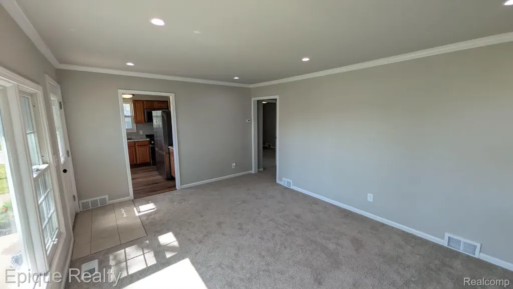 3605 Jackson Boulevard White Lake Charter Township MI 48383