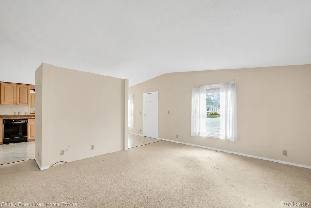 4333 24th Avenue Fort Gratiot Charter Township MI 48059