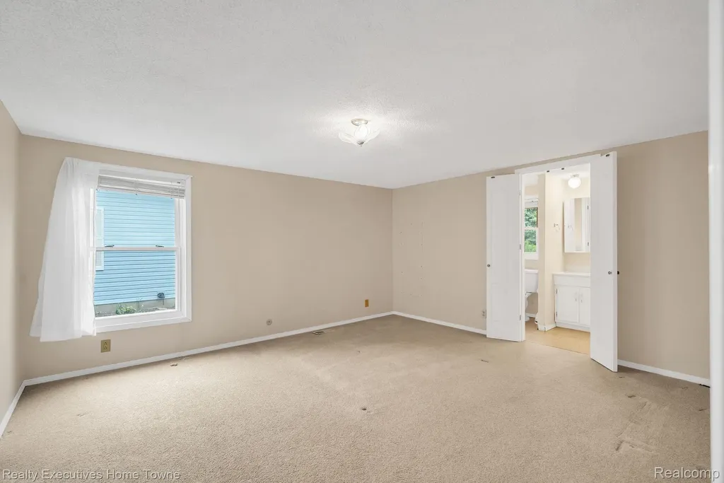 4333 24th Avenue Fort Gratiot Charter Township MI 48059