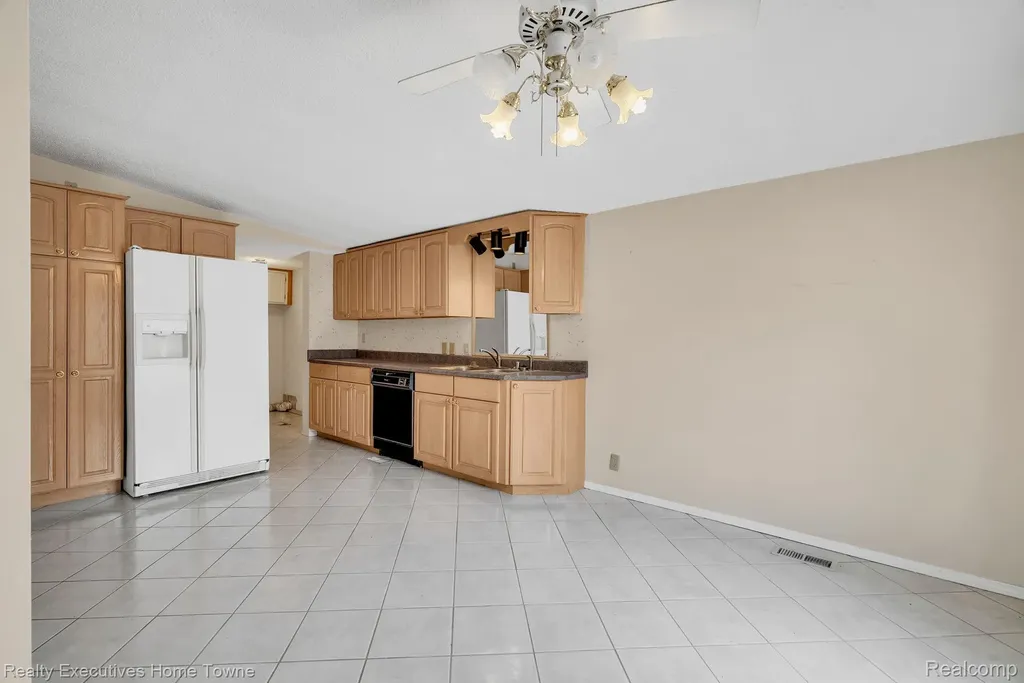 4333 24th Avenue Fort Gratiot Charter Township MI 48059
