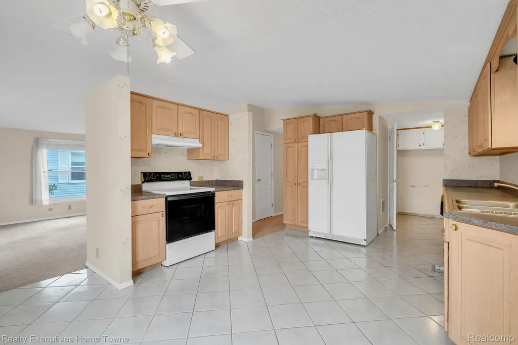 4333 24th Avenue Fort Gratiot Charter Township MI 48059