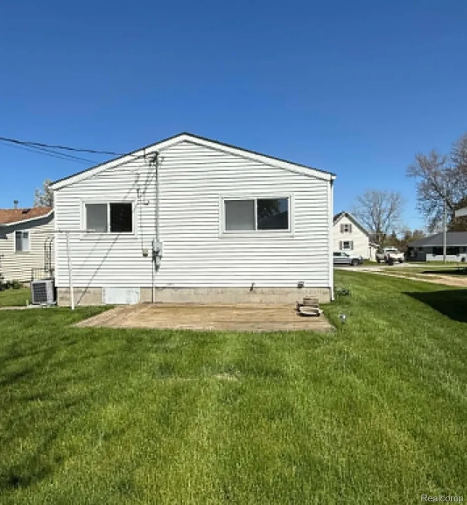 8541 Adams Street Port Austin Village MI 48467