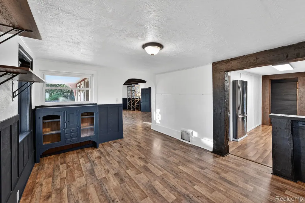864 Hogsback Road Delhi Charter Township MI 48854