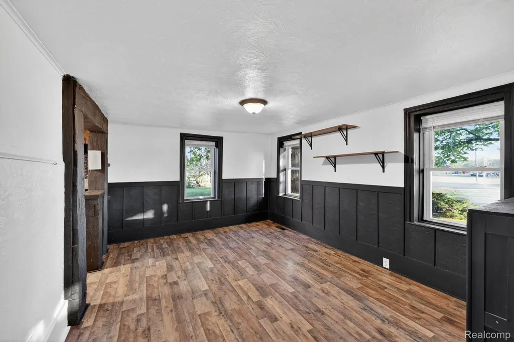 864 Hogsback Road Delhi Charter Township MI 48854
