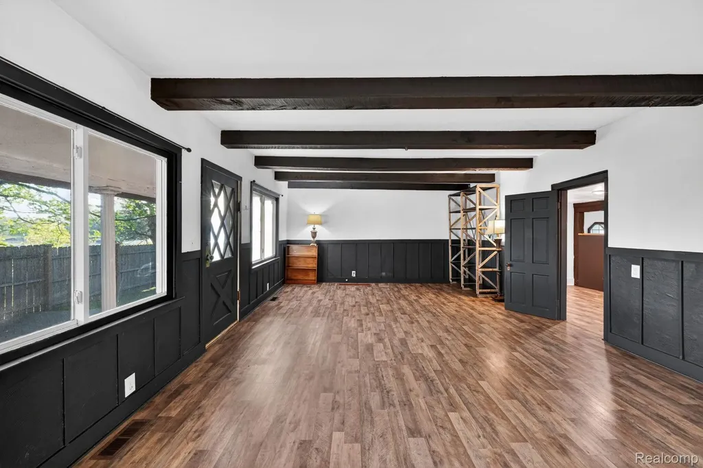 864 Hogsback Road Delhi Charter Township MI 48854
