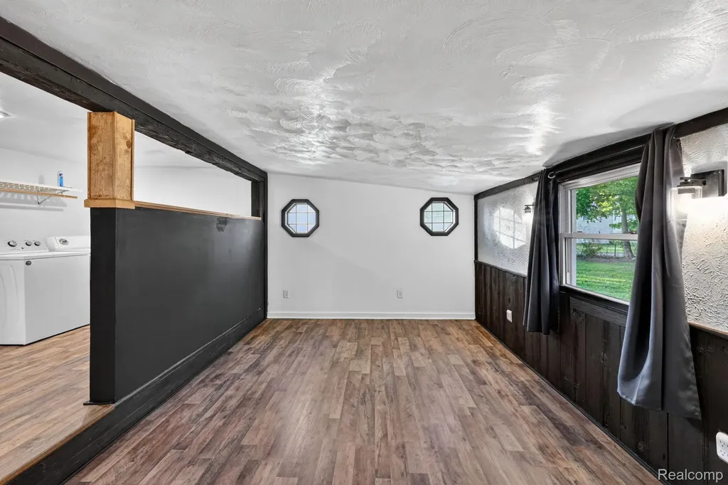864 Hogsback Road Delhi Charter Township MI 48854