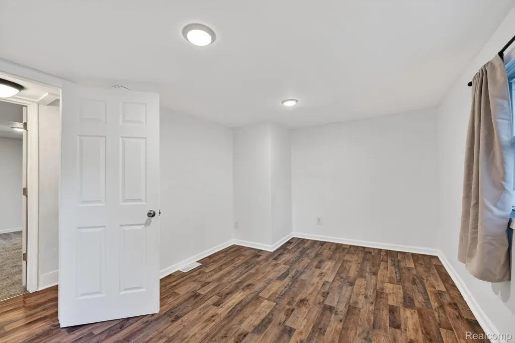 864 Hogsback Road Delhi Charter Township MI 48854