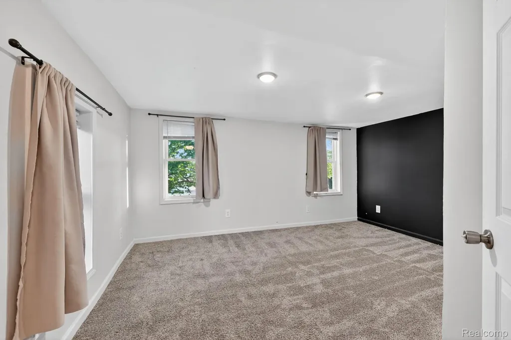 864 Hogsback Road Delhi Charter Township MI 48854