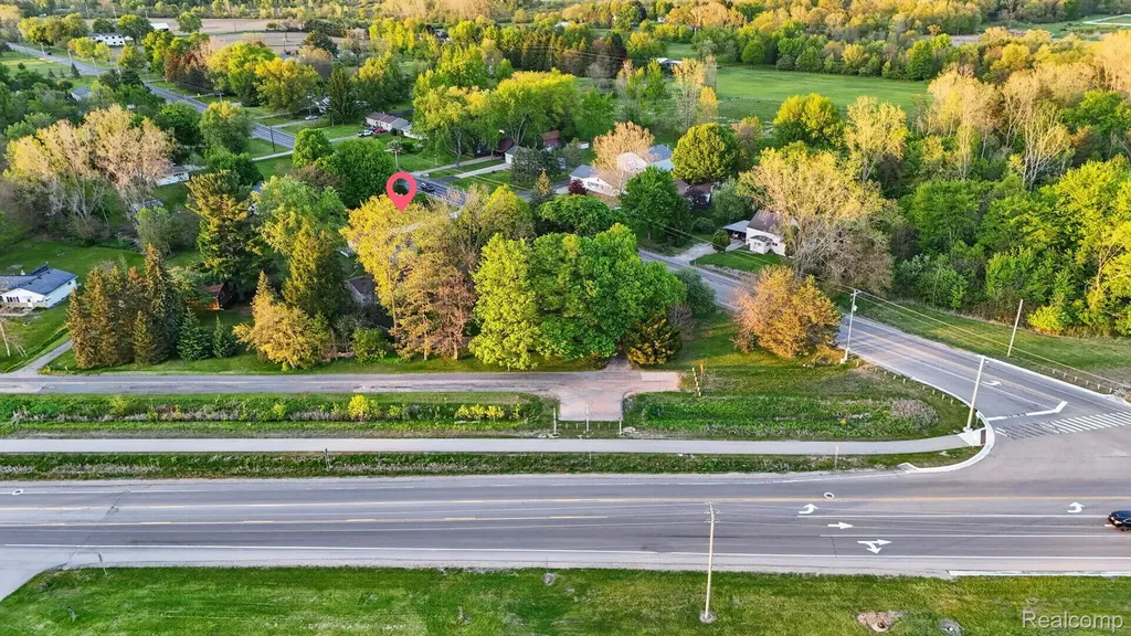 864 Hogsback Road Delhi Charter Township MI 48854