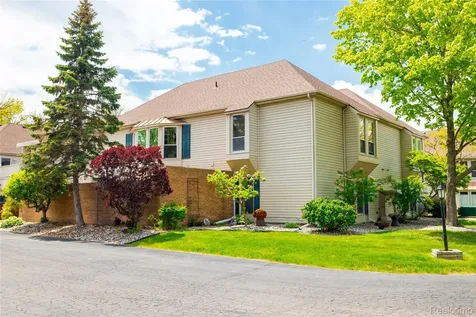8095 Colony Drive Grosse Ile Township MI 48138