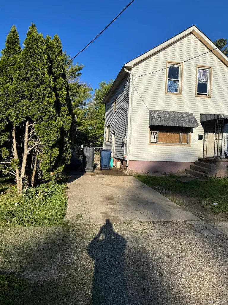 1714 Levern Street Flint City MI 48506