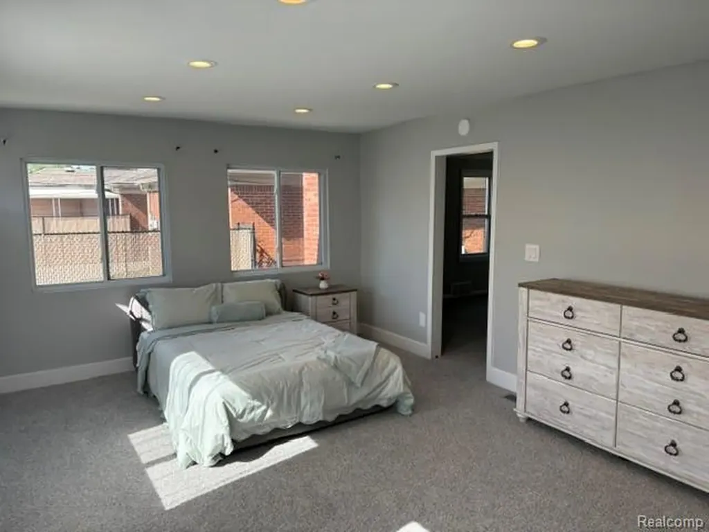 7210 Buckingham Avenue Allen Park City MI 48101