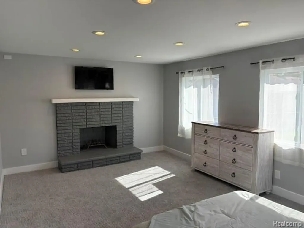 7210 Buckingham Avenue Allen Park City MI 48101