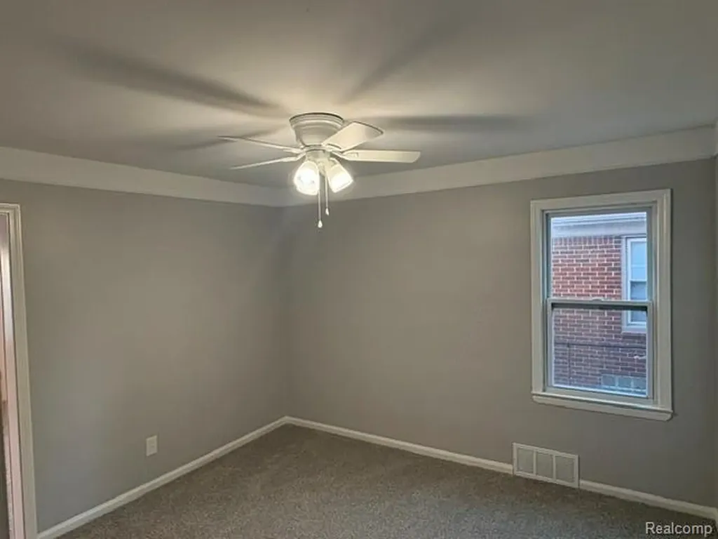 7210 Buckingham Avenue Allen Park City MI 48101