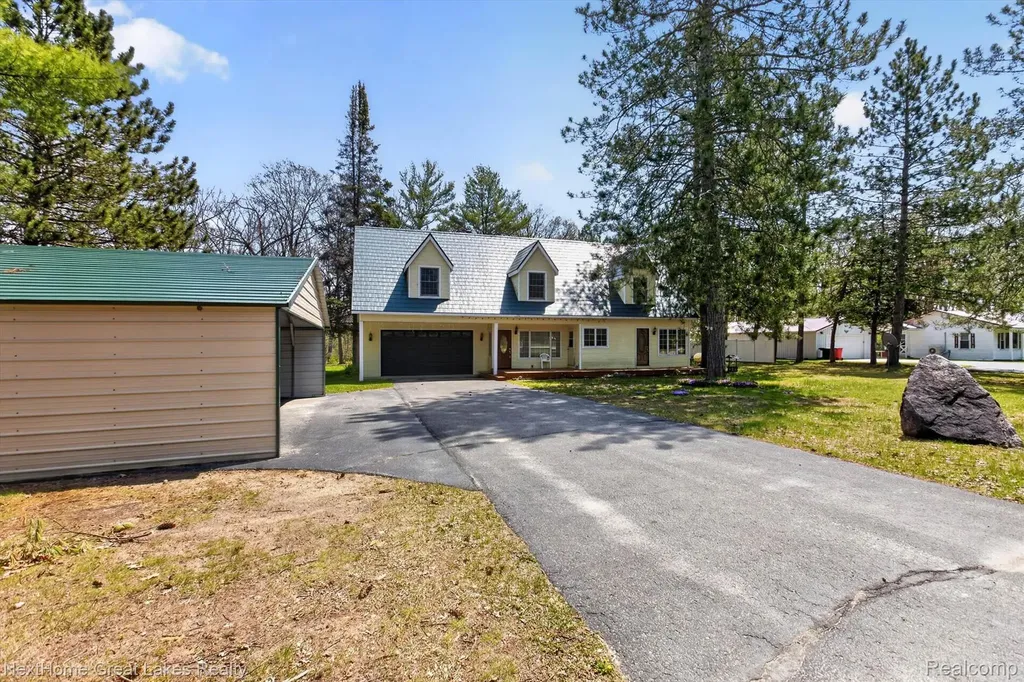 1378 N National City Road Grant Township MI 48748