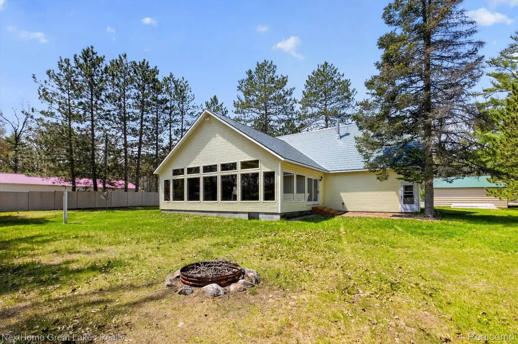 1378 N National City Road Grant Township MI 48748