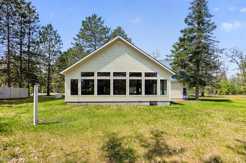 1378 N National City Road Grant Township MI 48748