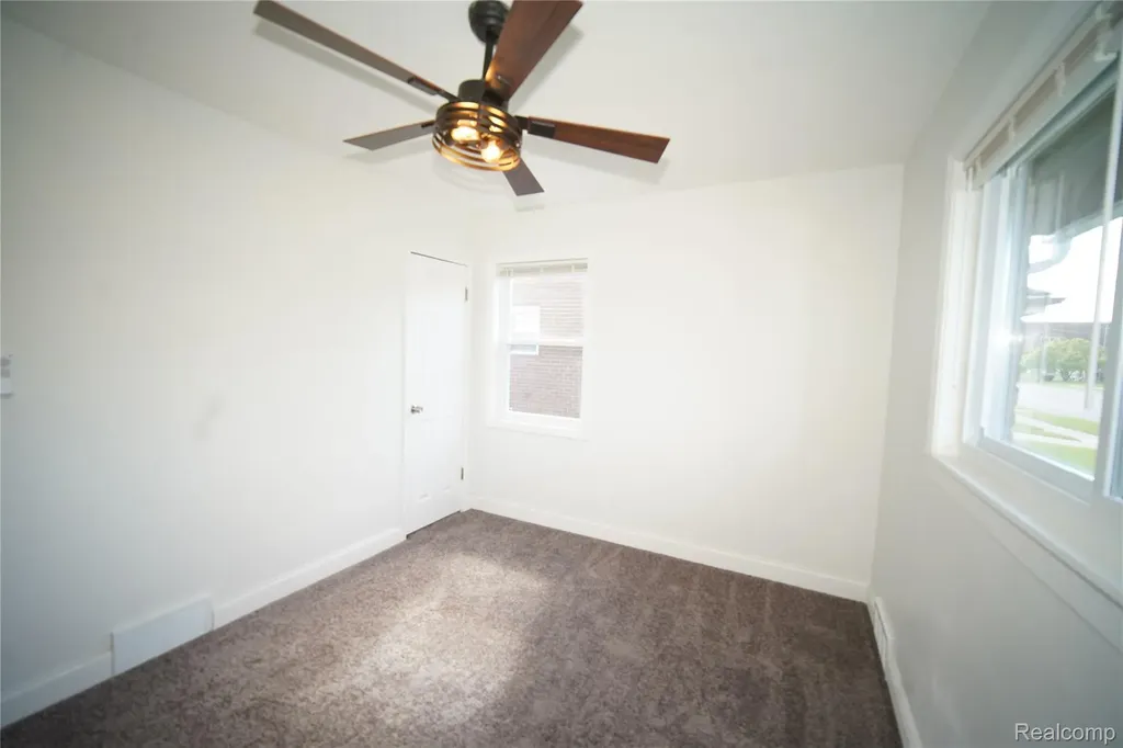16047 W Chicago Street Detroit City MI 48228