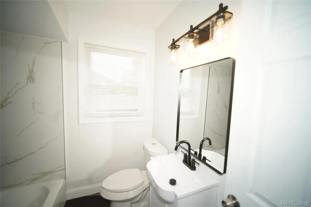 16047 W Chicago Street Detroit City MI 48228