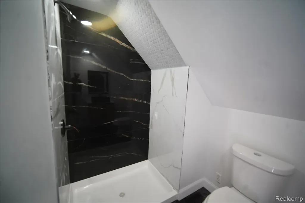 16047 W Chicago Street Detroit City MI 48228