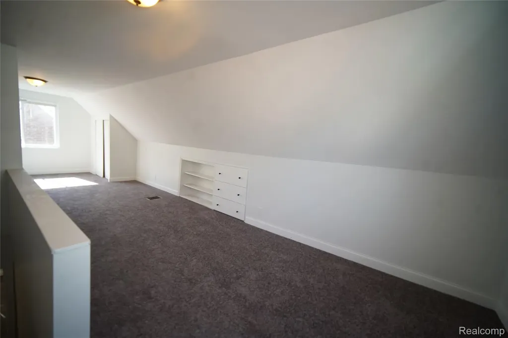 16047 W Chicago Street Detroit City MI 48228