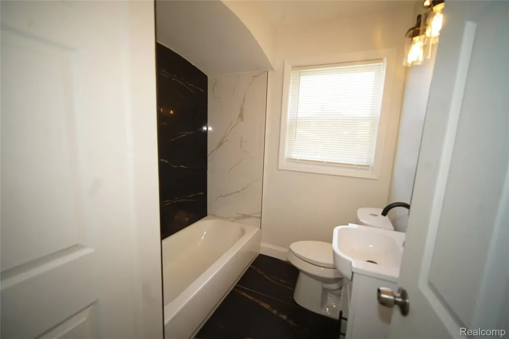 16047 W Chicago Street Detroit City MI 48228