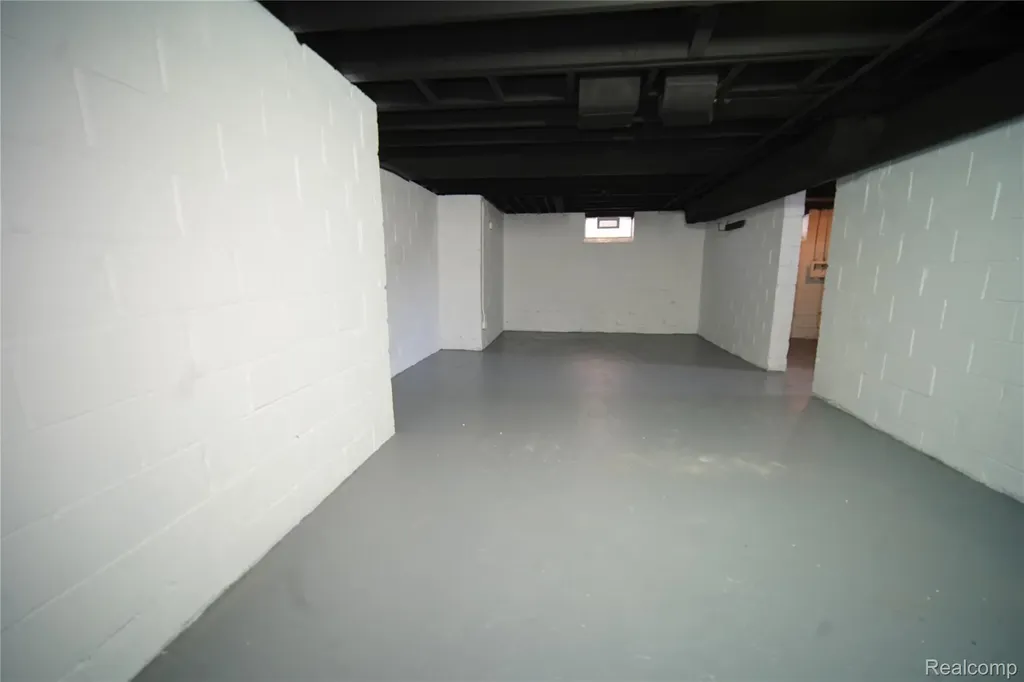 16047 W Chicago Street Detroit City MI 48228