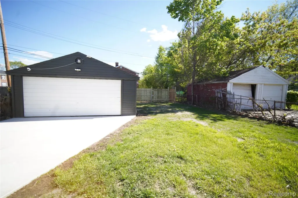 16047 W Chicago Street Detroit City MI 48228