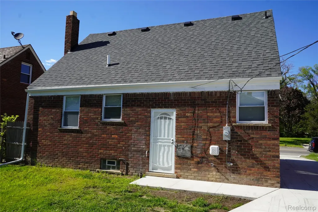 16047 W Chicago Street Detroit City MI 48228