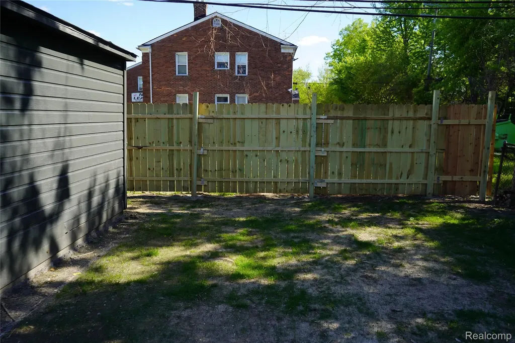 16047 W Chicago Street Detroit City MI 48228